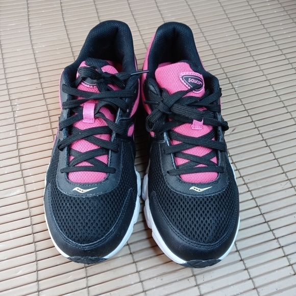 Saucony "Vortex" women's red black athletic shoe sz EU 38, US 7.5, US Youth 6. 3 - Picture 3 of 9